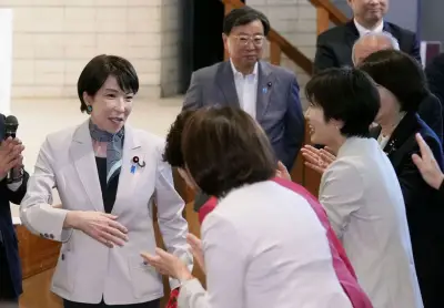 首相「とにかく実行力」地方女性議員を激励、統一地方選へ決意促す