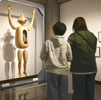 英国自動人形展でスプーナー新作を公開 本宮市ふれあい美術館