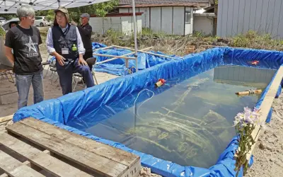 海底から引き揚げた紫電改を一般公開、エンジンや両翼を展示　鹿児島