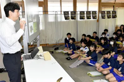 「大恐竜展」前に出前講座 福島県立博物館の学芸員が恐竜研究の魅力伝える