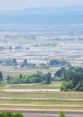 喜多方・恋人岬に新テラス開業、絶景と雄国そばを堪能