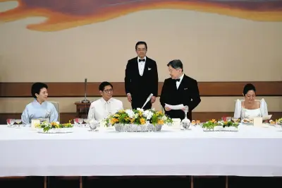 悠仁さま初出席の宮中晩さん会、天皇陛下が「過去の苦難」に言及