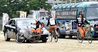 自転車違反再現スタントで高校生が交通安全学ぶ 福島県警