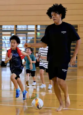 サッカーDFチェイス・アンリ選手、鏡石町で子ども向け教室を開催