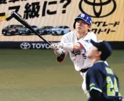 中日・村松開人、球宴ファン投票で遊撃手部門1位 地元牧之原市長が期待