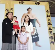 大関霧島「しっかり頑張る」大相撲夏場所10日開幕、混戦の優勝争い