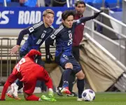 堂安が10番、久保は8番に決定　W杯日本代表の背番号発表