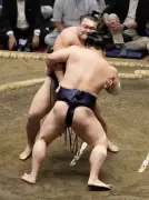 大相撲夏場所11日目、霧島ら3人が2敗首位、琴桜は負け越しで2度目のかど番へ