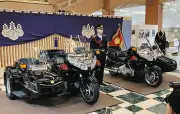 皇宮警察の140年史と護衛用サイドカー展示 日本橋三越で31日まで