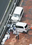 国道19号で逆走か、乗用車と軽乗用車が正面衝突 愛知・春日井市で4人けが