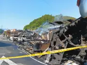 三重県津市で住宅火災、焼け跡から2遺体 75歳男性がやけど、妻と息子連絡取れず