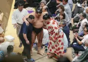 横綱豊昇龍が右太もも裏負傷、夏場所2日目以降の出場が懸念