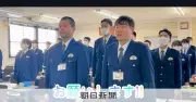 警察官採用試験の受験者数が20年で4分の1以下に、年収増やプロ選手採用も検討