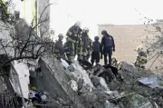 ウクライナ首都キーウでロシア軍攻撃、高層住宅崩壊で21人死亡