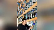 西伊豆の「風鈴神社」、青い風鈴240個が奉納され涼やかな音色を奏でる