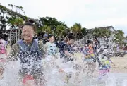 子どもの数、45年連続減の1329万人 割合も過去最低を更新