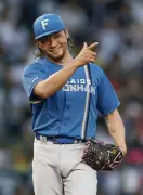 日本ハム・伊藤、今季初完封でパ単独トップ6勝目 阪神の連勝5でストップ