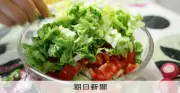 食事は野菜から始めると子どもの心に好影響、小学校6年間の追跡調査で明らかに