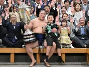 福島で震度6弱、けが人や被害多数 避難指示も