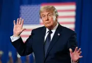 トランプ氏、体重6キロ増で減量勧告　医師団が助言