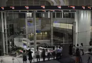 東証午前終値804円安、高値警戒で利益確定売り優勢に