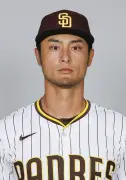 ダルビッシュ有、キャッチボール再開を報告　本拠地で投球動画を公開
