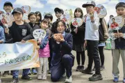高木美帆さん、地元・幕別町で凱旋パレード 五輪メダリストが感謝伝える
