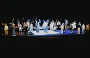 坂本九さんの名曲に乗せて熱演、川崎郷土・市民劇「あるくうた」公演