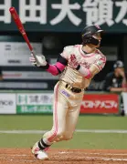 ソフトバンクがロッテに快勝、周東の活躍で今季初勝利