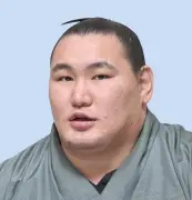 横綱豊昇龍、パリ公演参加へ 師匠が軽度の肉離れと説明