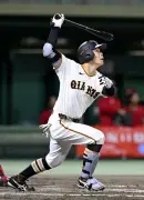 巨人が今季初のサヨナラ勝ち、佐々木が４号２ランで決める