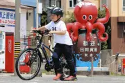 愛知・日間賀島で交通安全教室、島唯一の信号機で児童がルール学ぶ