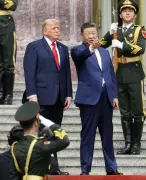習氏、笑顔でトランプ氏出迎え友好ムード　北京で歓迎式典
