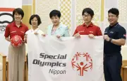 小池知事、スペシャルオリンピックス選手を激励「共生社会体現」