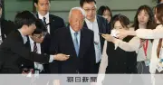 高市首相、麻生副総裁らと官邸で昼食 月例化の声も