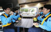 西武鉄道、酷暑対策でキャンピングカーを移動休憩所に導入