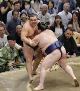 霧島が初黒星で全勝消える、琴桜は６敗目 大相撲夏場所８日目