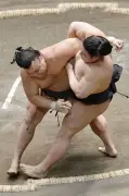 大関・霧島が勝ち越しで単独首位、琴桜は７敗目 夏場所９日目