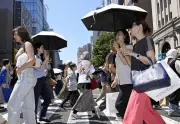 今年も全国的に暑い夏の見込み、気象庁が熱中症対策を呼びかけ
