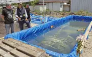 海底から引き揚げた紫電改を一般公開、エンジンや両翼を展示　鹿児島