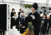 戦時下と同じ制服で先人に思いはせ 日赤埼玉県支部で殉職救護員追悼式