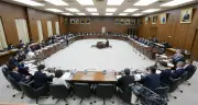 自民、内閣の緊急政令規定は必要と主張　中道は議員任期延長に慎重姿勢