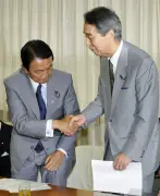 麻生太郎氏、伊吹文明元議長と面会 皇族数確保へ意見交換