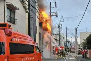名古屋市昭和区で民家火災、高齢女性が搬送される