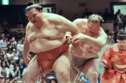 大山親方、涙の引退相撲で感謝　元小結北勝富士「一つの節目」