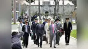 休日にスーツで街歩き「背広散歩」、在宅勤務やカジュアル化で減った着用機会を逆手に魅力発信