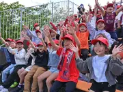 いわきFCホーム戦に常磐地区の小学生280人招待、元気な声援で選手を後押し