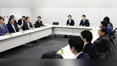 食料品消費税「来年4月から1%」案有力、首相が月中に最終判断へ