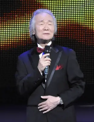 歌手の菅原洋一さん死去、92歳 「今日でお別れ」などヒット曲