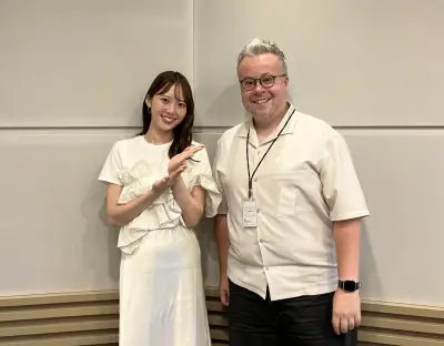 ABC新人・新貝まゆアナ、冠ラジオ番組「しんかい釈」スタート 初回ゲストはベン・メイブリー氏